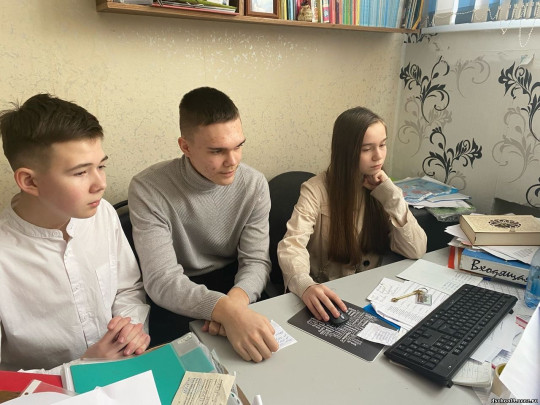 Игра "Что? Где? Когда?" Игра "Что? Где? Когда?".